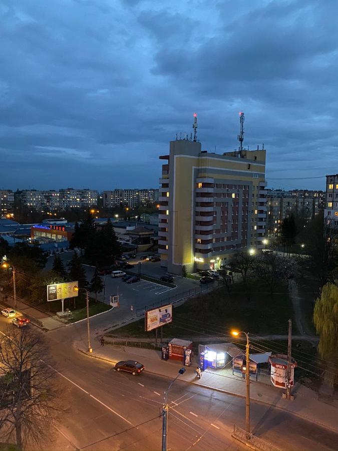 Двохкімнатні Люкс Апартаменти В Жк Арена ,Район Автовокзалу Rivne Exterior photo